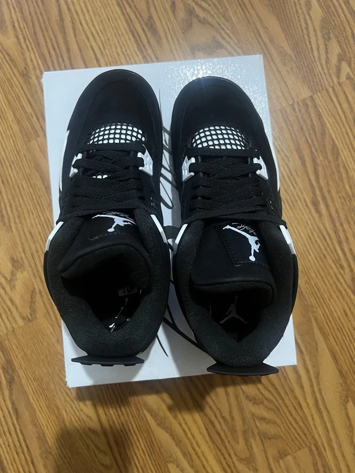 Air Jordan 4 “White Thunder” GS Talla 6 – 100% Auténticas - SKU FQ8213 001 Foto 1 de 4