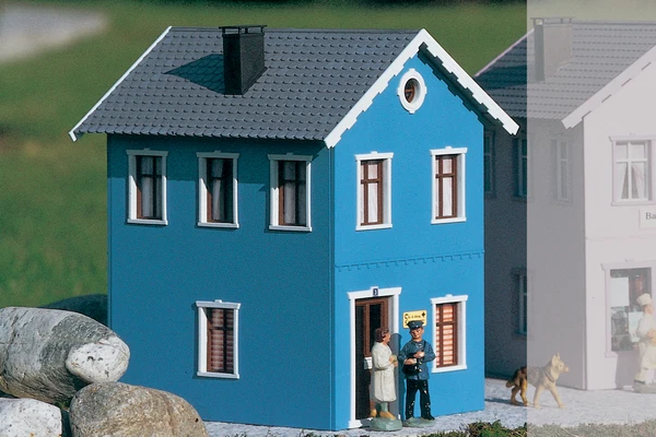 Piko 62066 G Scale The Village Medicine Dr Lang Kit - Image 1 of 1