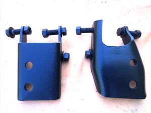 ROAD RUNNER CHARGER CUDA CHALLENGER 340 MOTOR MOUNT SUPPORT SMALL BLOCK OEM SET - Picture 1 of 7