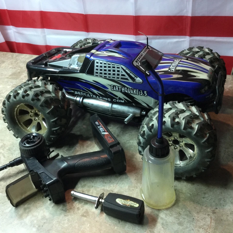 Red Cat Racing 4WD Truck Gas Engine Earthquake 3.5 With Controller Untested - Image 1 of 4