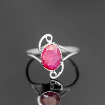 925 Sterling Silver Ladies Lab Created Red Ruby Oval Cabochon Gemstone Ring - Image 1 of 4