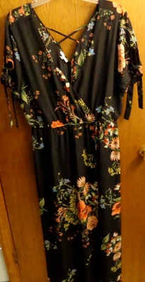 Maxi Vestido Maurices Negro Floral Imitación Envolvente Mujer XL 44" Pecho Foto 1 de 4