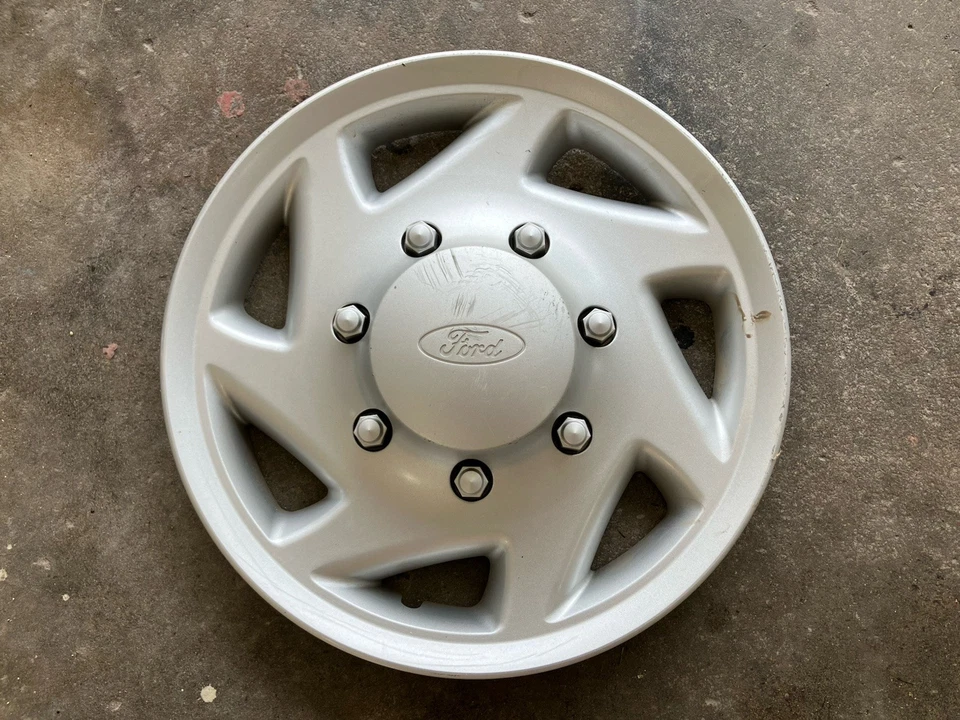 1998-2014 Ford E150/E250/E350 Van 16" Hubcap - Image 1 of 1