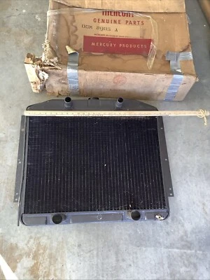 Radiador Mercury V8 1950 OCM -8005-A Foto 1 de 4