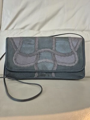 Bolso clutch Carlos Falchi vintage de cuero gris piel de serpiente con retazos Foto 1 de 4