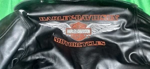 Used Boys Size 7 - Picture 1 of 4