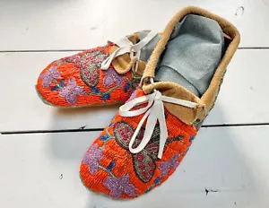 Native Moccasins Beaded Leather Vintage Butterfly Pattern Shoes Sioux ? - Picture 1 of 23