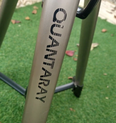 QUANTARAY TRIPOD FOR CAMERA OR VIDEO EXPANDS TO 60" INCHES - GREAT CONDITION! - Image 1 of 4