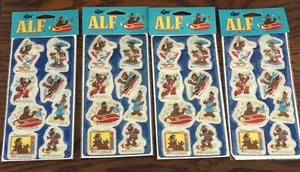 4 Paquetes de Pegatinas ALF Hinchadas de RUSS Nuevo Sellado 1987 Programa de TV Alien Life Form - Imagen 1 de 5