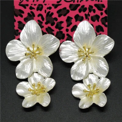 White Lovely Alloy Large Flower Crystal Fashion Lady Women Stand Earrings - Image 1 of 3