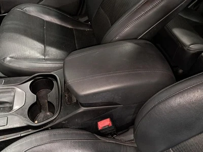 Hyundai Santa Fe 2014 reposabrazos solo SWB Sport negro usado 121 k millas Foto 1 de 4