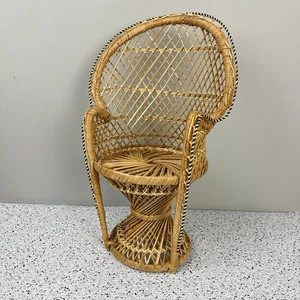 Silla Pavo Real Ratán Mimbre Vintage 15" Tamaño Muñeca o Soporte Planta Decoración Boho - Imagen 1 de 6
