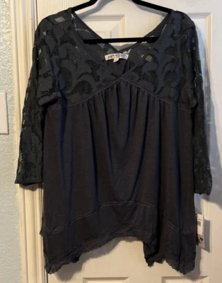 Jolt Gray Lace & Knit 3/4 Sleeve Sharbite Tunic Size L NWT - Image 1 of 4