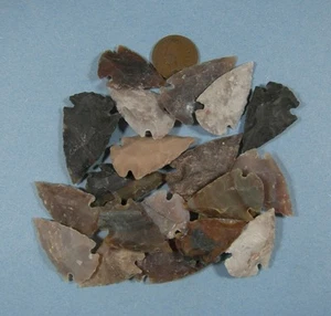 20 - ARROWHEAD SPEARHEAD LOT COLLECTION & OLD VINTAGE 1882 INDIANHEAD CENT - Picture 1 of 1