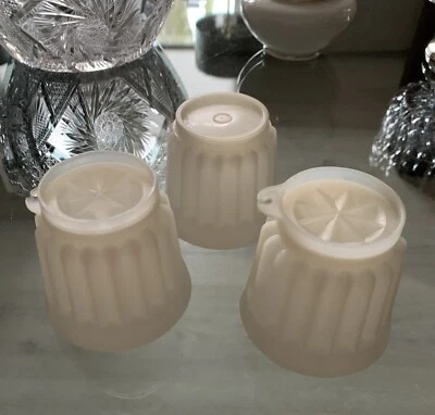 Tupperware Puddingform/Eisform 3er Set Sturzform mit Deckel Weiß, 7cm.x7cm. - Bild 1 von 4