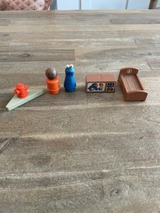 Vintage 1972-73 Fisher Price Little People Sesame Street Parts Lot Figures TV - Picture 1 of 5