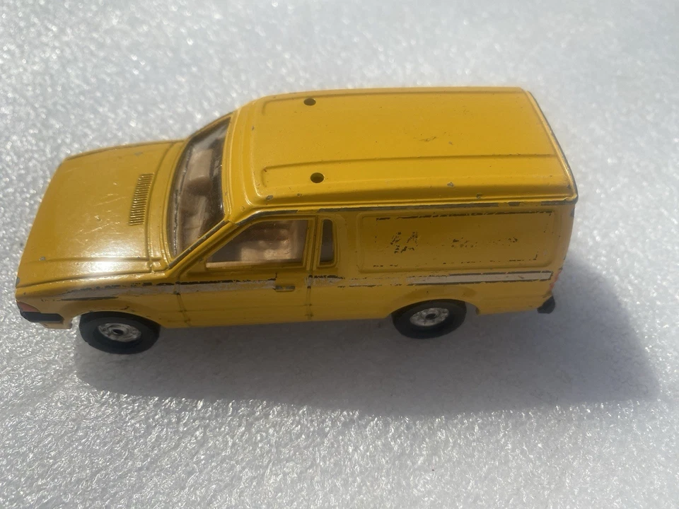 Corgi 537 Ford Escort Van 55 MK3 - AA Service - Image 1 of 2