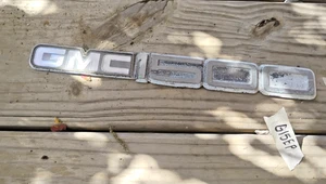 88-94 Chevy GMC 1500 Emblem - Picture 1 of 2
