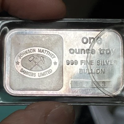 Barra de plata Johnson Matthey Bankers Limited de 1 oz muy rara (serie M) .999 Foto 1 de 4