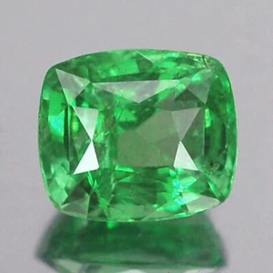 Impresionante Cojín AA 2,99 QUILATES SIN CALEFACCIÓN TSAVORITA Verde Granate Natural - Imagen 1 de 3