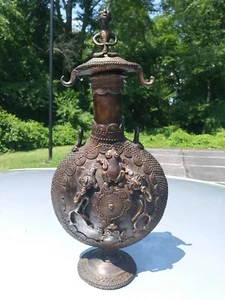 Cameroon tribal art Tikar / Bamun Bronze Figural Regal Fon Decanter with stopper - Picture 1 of 12