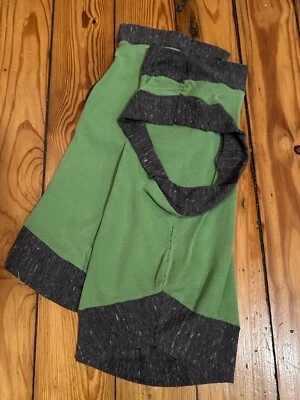 手工 Sphynx 毛衣 - 绿色宽松合身 T 恤,柔软,可爱,成人 — 第 1/3 张图片