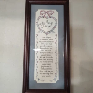 Vintage Holz gerahmter Wandkunstdruck A Marriage Prayer matt weiß blau Menschen floral - Bild 1 von 5