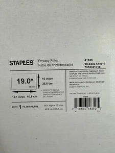 Staples 41939 Laptop 19.0W 19” Widescreen Privacy Screen Filter, Black, NEW - Picture 1 of 4