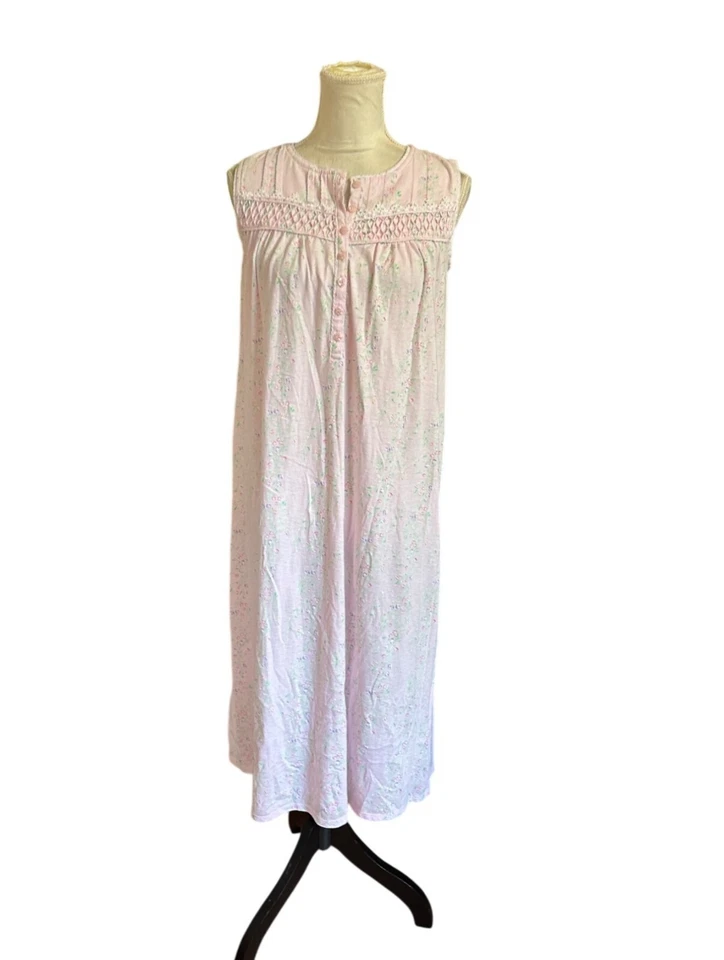 Croft & Barrow Sleeveless Night Gown Light Pink Pin Tucking And Lace Detailing S - Image 1 of 4