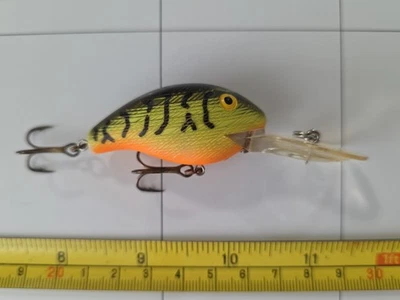 VINTAGE REBEL DEEP WEE R FISHING LURE CHARTREUSE  - Image 1 of 4