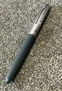 PARKER 51 FOUNTAIN PEN-DOVE GREY-LUSTRALOY CAP-14Ct GOLD NIB-WORKING ORDER - Picture 1 of 9