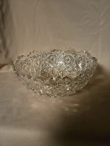 AMERIKANISCHE OBSTSCHALE AUS GLAS MIT BRILLANTSCHLIFF CLUSTER-MUSTER - Bild 1 von 3