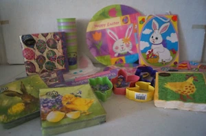 NEW - COLLECTION OF SUPER FUN EASTER GOODIES - NAPKINS/PLATES/COOKIE CUTTERS ETC - Picture 1 of 12