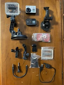 GoPro HERO3 Silver Edition Remote & Car Mounting Kit Accessories - Picture 1 of 19