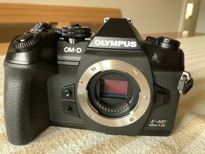 Olympus OM-D E-M1 Mark III - 1418 Auslösungen - Garantie bis 08.06.2027 (Body) - Bild 1 von 4