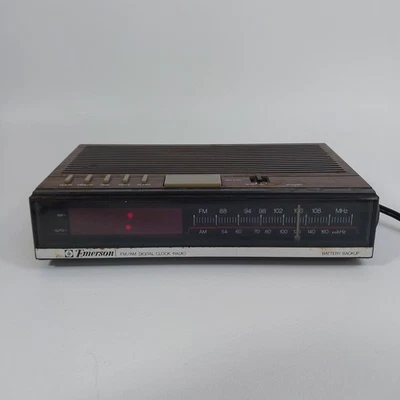 Emerson RED5511 AM/FM Digital Alarm Clock Radio - For Parts - Image 1 of 4
