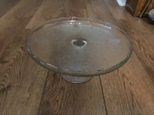 Vintage Harp Lyre Pattern Glass Pedestal Cake Stand Plate Jeannette w/ Gold Rim - Picture 1 of 8