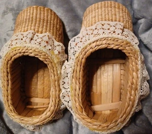 Vtg Handcrafted Folk Art Straw Slippers, Adorned With Lace Trim 6" Toe To Heel - Picture 1 of 13
