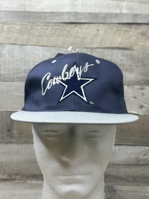 De colección Dallas Cowboys Sombrero Snapback Para Hombres Gris Marino NFL Fútbol Script Años 90 AJD Foto 1 de 4
