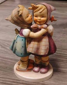 Vintage Goebel Hummel Telling Her Secret 196/1 W. Germany Joop Roukeng Figurine - Picture 1 of 7