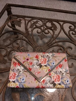 Cartera de hombro floral Aldo ~ Bandolera ~ Bolso sin asas  Foto 1 de 4