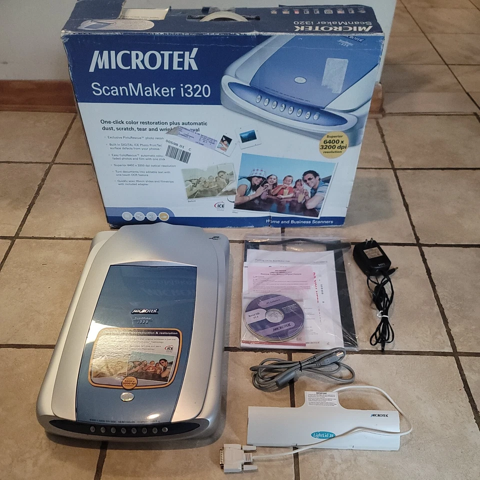 MICROTEK ScanMaker i320 CCD 48-Bit Color Desktop Flatbed Scanner Complete! - Image 1 of 4