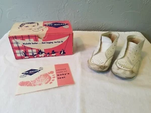 1960s Wee Walker White Washable Leather Size 3 Child's High Crib Shoes in Box  - Picture 1 of 11