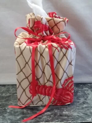 Funda de caja cuadrada hecha a mano de tela de algodón marfil langosta roja sobre tela de algodón Foto 1 de 2