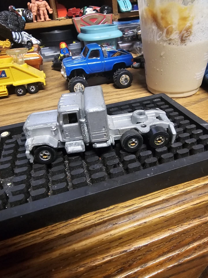 Plataformas de dirección Hot Wheels GMC Silver Blackwall años 80 Foto 1 de 4