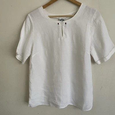 Blusa tradicional de lino blanco Hammerschmid de colección detalles calados bordados rosas Foto 1 de 4