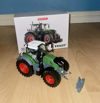 WIKING 1:32 SCALE FENDT 728 VARIO WITH FRONT WEIGHT - Image 1 of 3