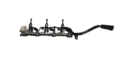 Riel inyector de combustible del lado derecho Buick Enclave 2018-2021 OEM 3,6 L 12690525 Foto 1 de 4