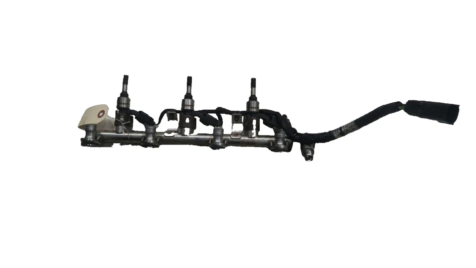 2018-2021 Buick Enclave OEM 3.6L Right Side Fuel Injector Rail 12690525 - Image 1 of 4