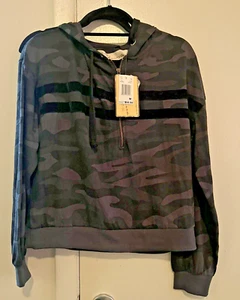 Vintage Havana Women’s Camouflage Velvet Stripe Cropped Hoodie-1/4 Zip-MED - Picture 1 of 3